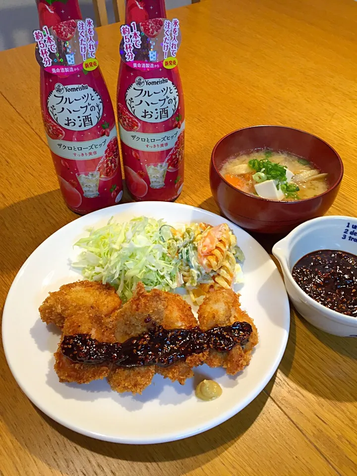 味噌チキンカツ  と  フルーツとハーブのお酒|まつださんさん