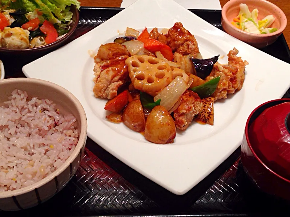 鶏と野菜の黒酢あん定食|ゆうじ.さん