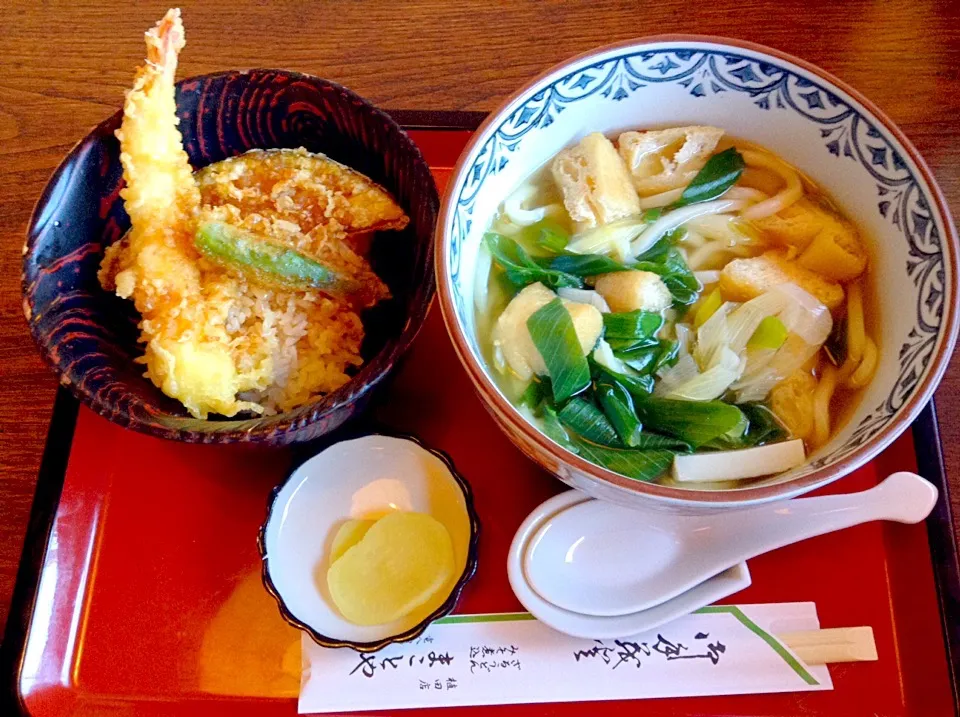 ランチセット！
シンプルなうどんと天丼🎵|ももじり♡さん