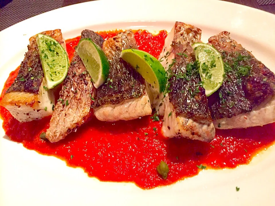 Sea bass with tomato sauce|sgさん