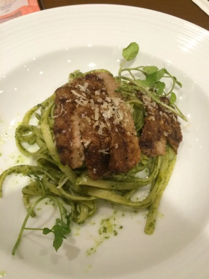 Pesto fettucini fish dori|Adrian Wijayaさん