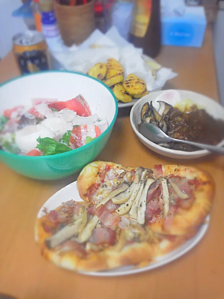 Snapdishの料理写真:エリンギとベーコンのpizza|rinnさん