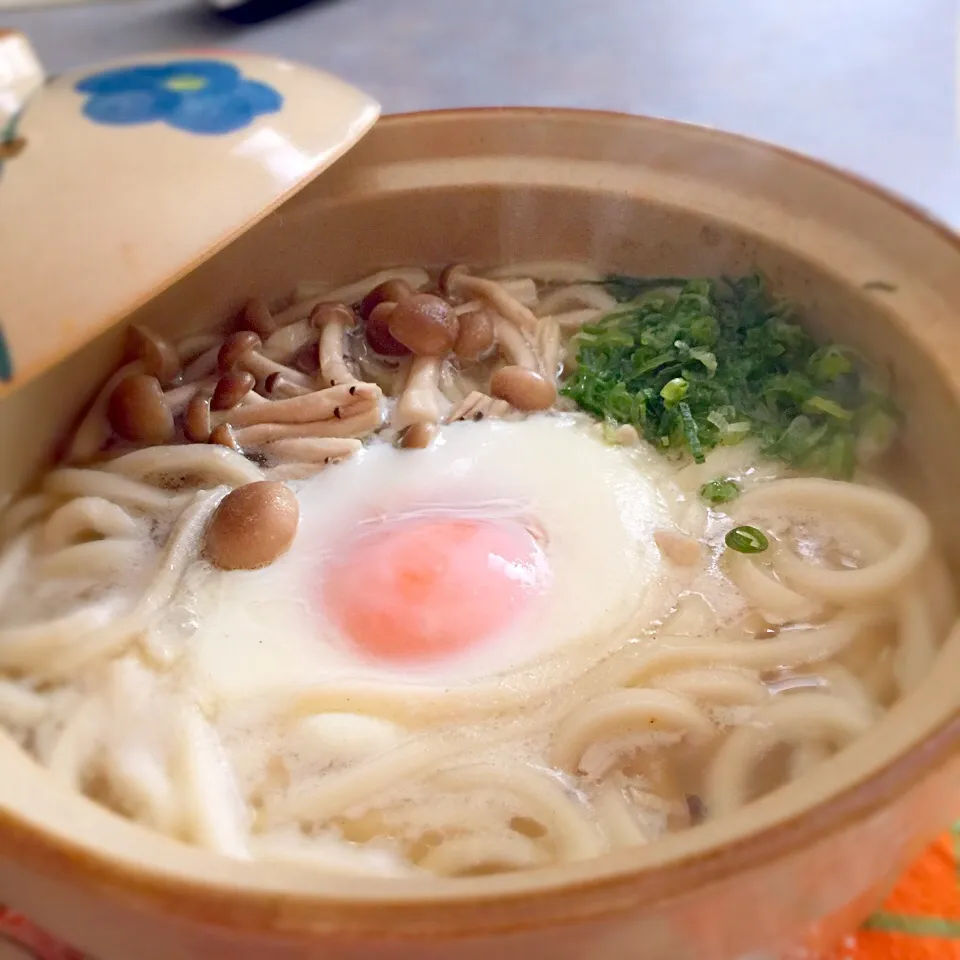 今日の1人お昼ご飯⭐️
味覇でうどん🍲|きいこさん