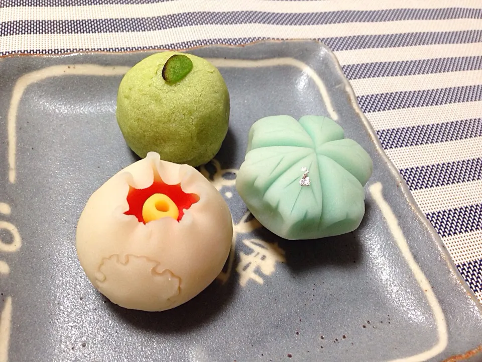 Snapdishの料理写真:上生菓子
椿    冬至    雪の華|ちゃみこさん