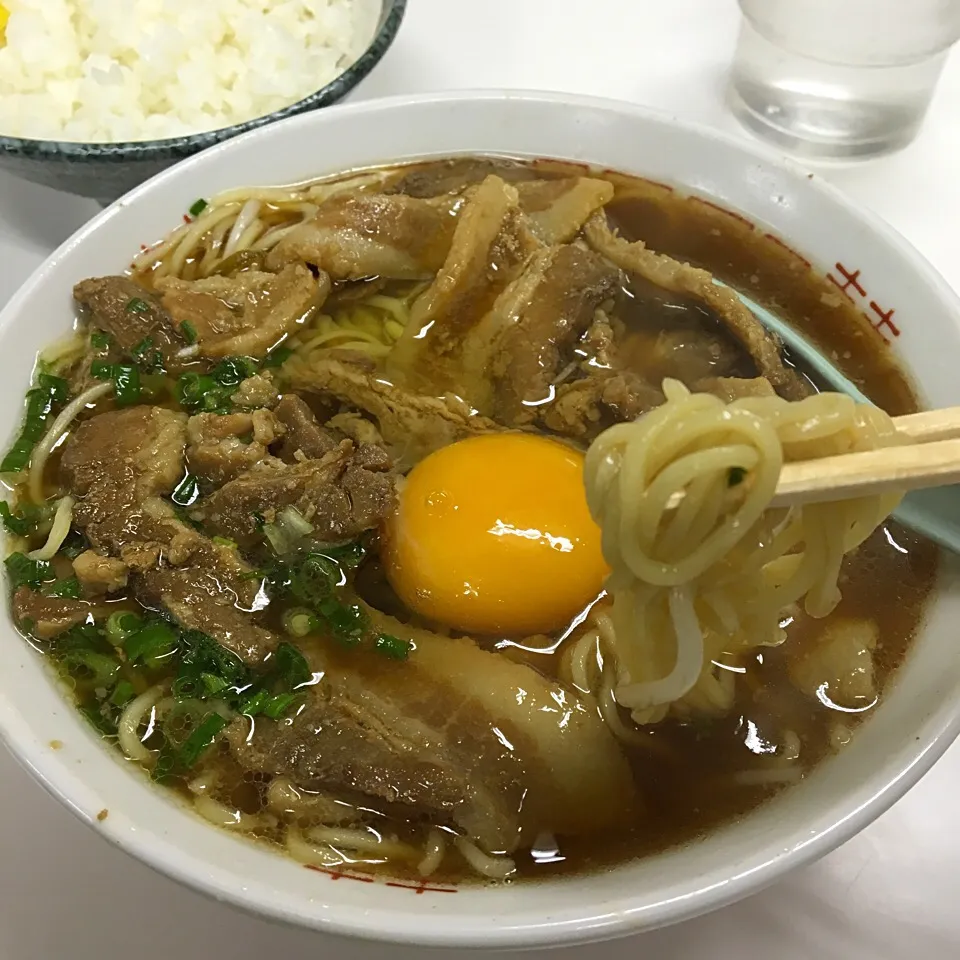 中華そば肉入(中) 卵(生)|maixx ใหม่さん