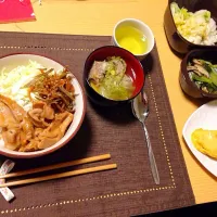 Snapdishの料理写真:生姜焼き丼 小松菜おひたし お味噌汁 卵焼き|kao♡さん