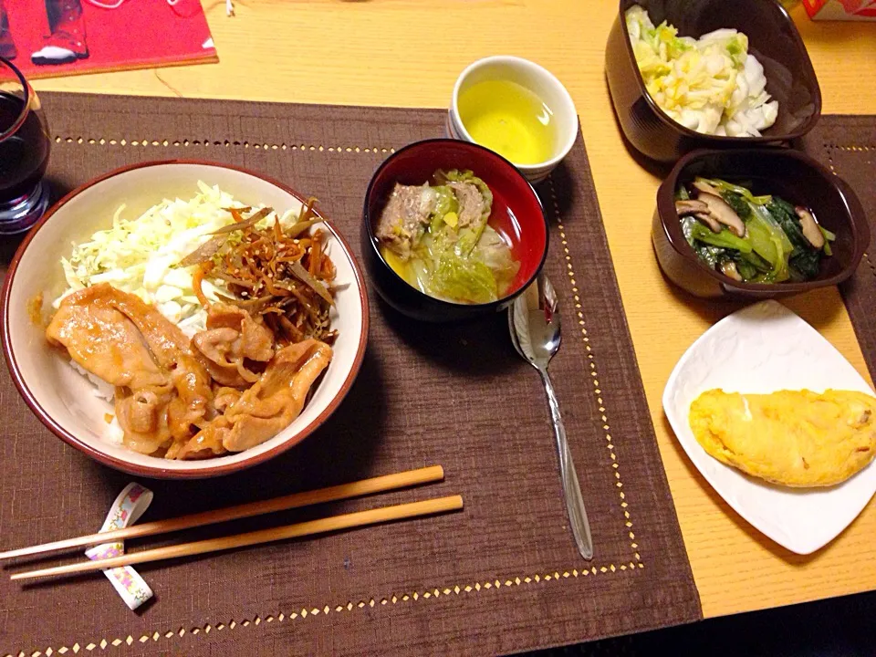 Snapdishの料理写真:生姜焼き丼 小松菜おひたし お味噌汁 卵焼き|kao♡さん