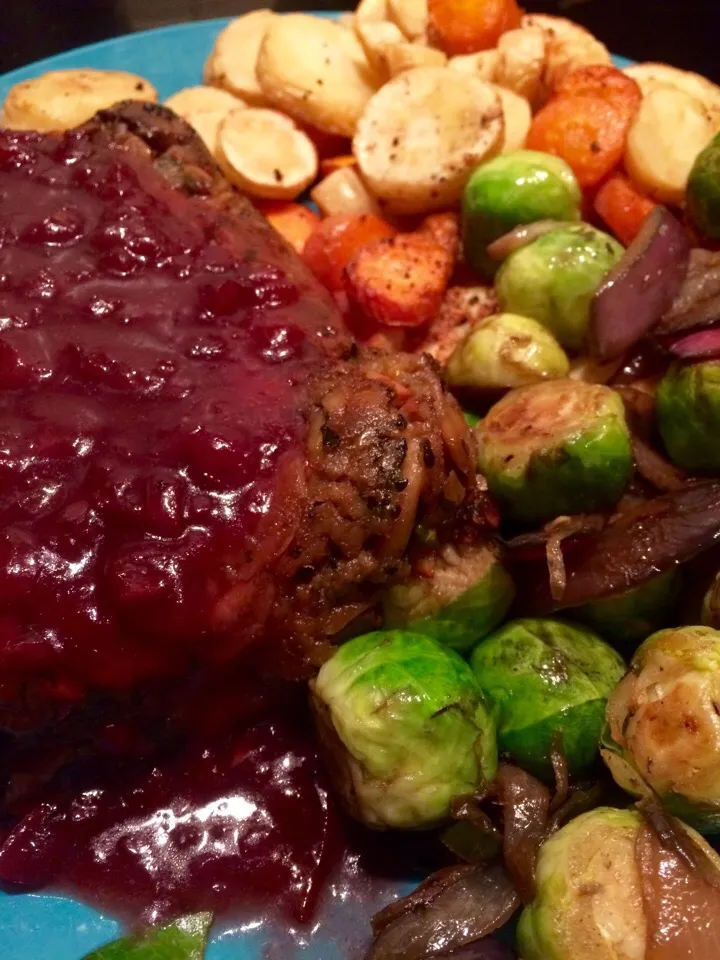 Sainsbury's nut roast, port & cranberry sauce, sprouts, parsnips & carrots|Nick Hiderさん