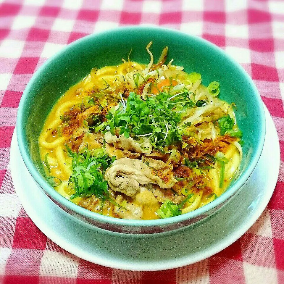 野菜炒めをトッピングしたカレーうどん🎵|chacoさん