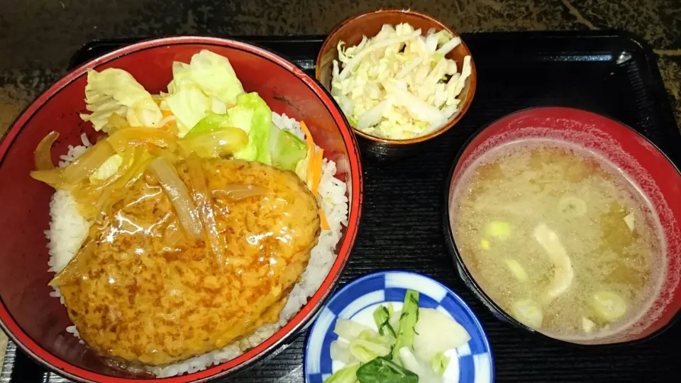 煮込みハンバーグ丼|かいさん