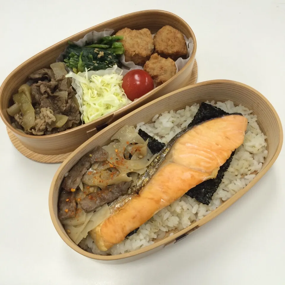 弁当（甘塩鮭、レンコン牛肉きんぴら、すき焼き風焼肉、レンコン揚げしんじょう、ほうれん草ゴマ和え、サラダ）|SasaMasa213さん