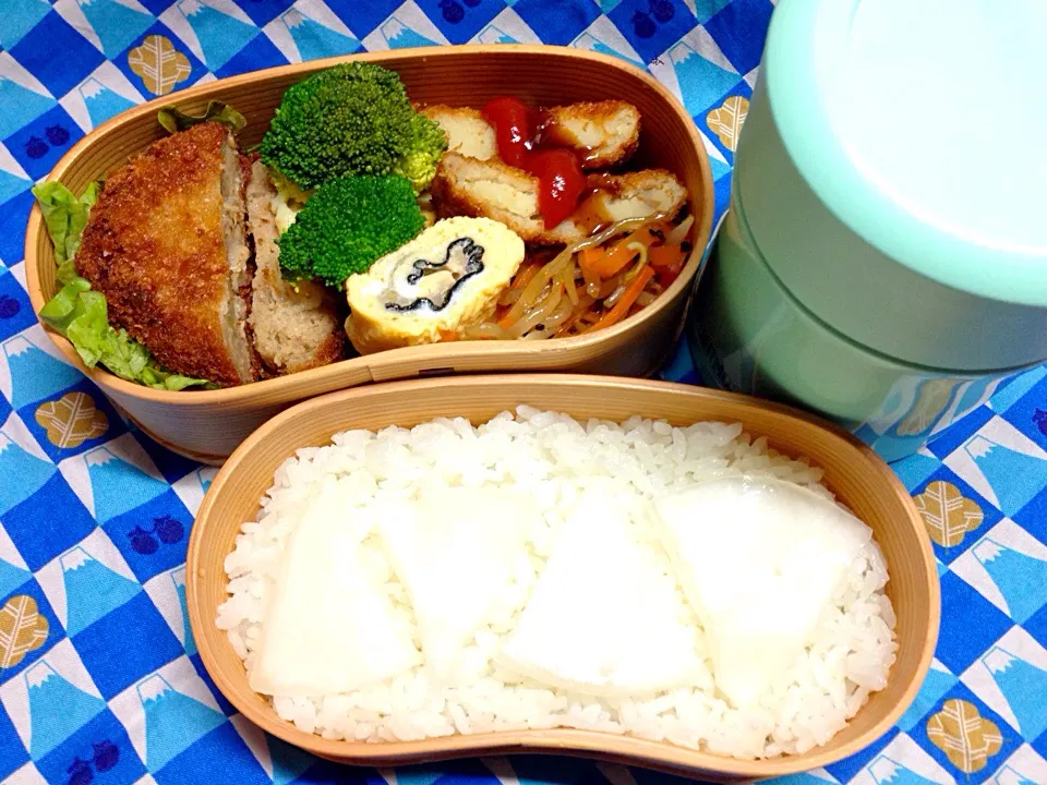 Snapdishの料理写真:チーズメンチカツと千枚漬け弁当(OvO)|伊佐治親（イサ）さん