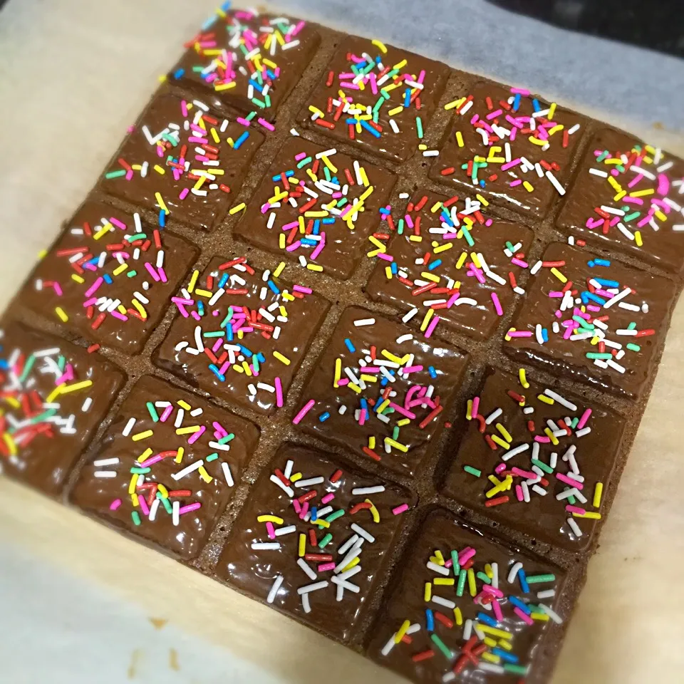 After eight chocolate brownie with rainbow rice|Susan Quekさん