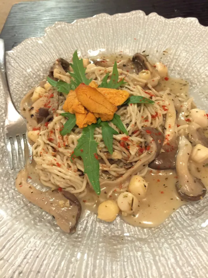 Homemade uni and scallop pasta|Ariz Guzmanさん