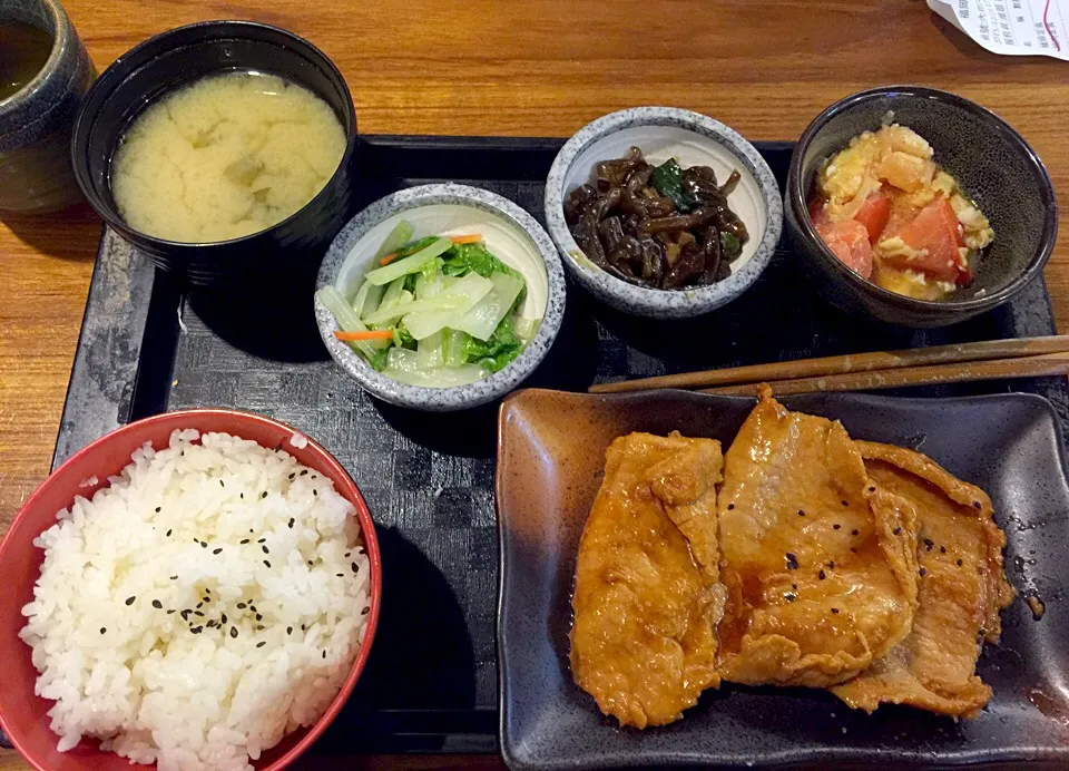 Snapdishの料理写真:台灣-福岡漁場燒肉定食|🎀mimi🎀Laiさん