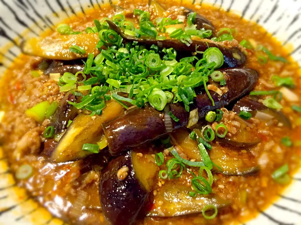 Snapdishの料理写真:ひき肉たっぷり麻婆茄子。Mabo Nasu(Eggplant stir-fly with onions and ground pork)|Sayaka Jinsenji Huletteさん