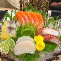 Snapdishの料理写真:Sashimi|Maria Thengさん