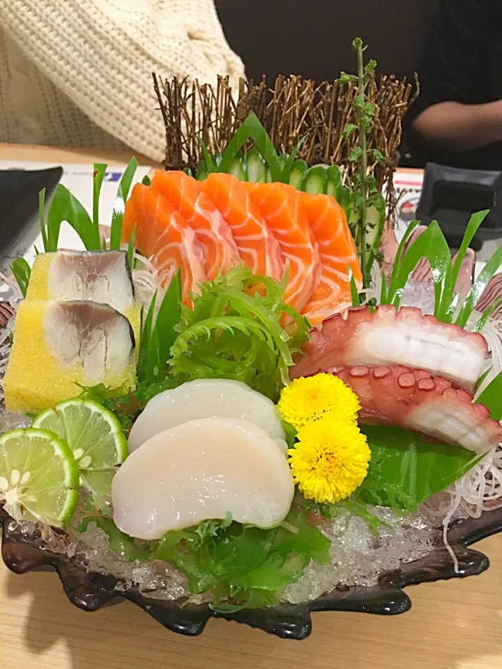 Snapdishの料理写真:Sashimi|Maria Thengさん