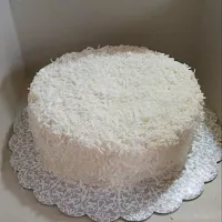 Snapdishの料理写真:Coconut cake|Allie Sanfordさん