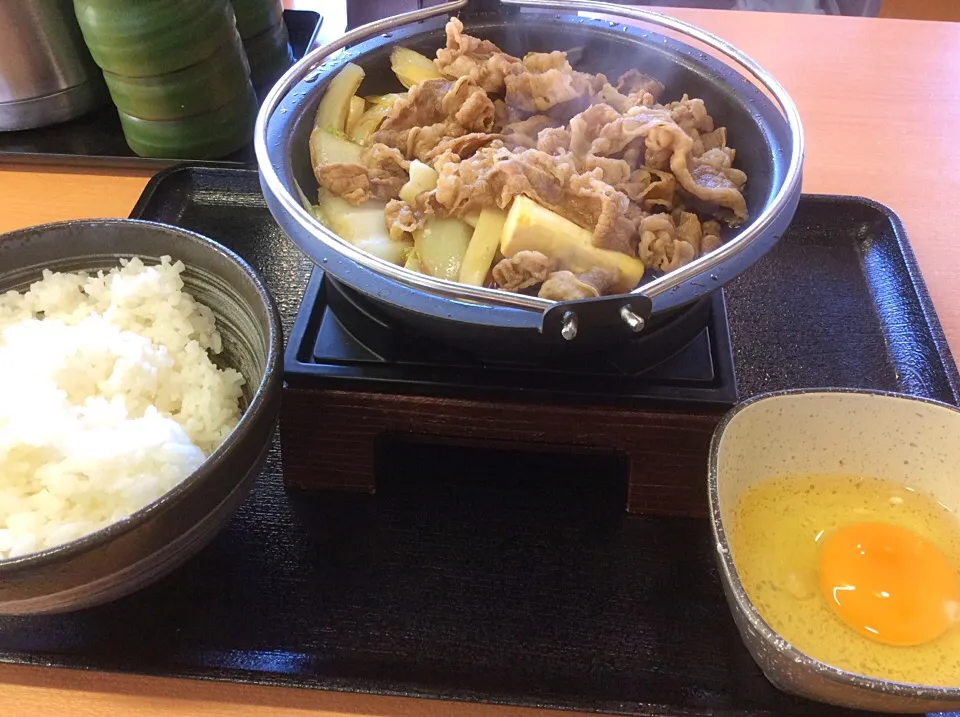 牛すき焼き御膳😋|アライさんさん