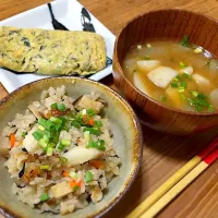 Snapdishの料理写真:トゥンジージューシー。
沖縄で冬至の日に食べる炊き込み御飯。|min.n193さん