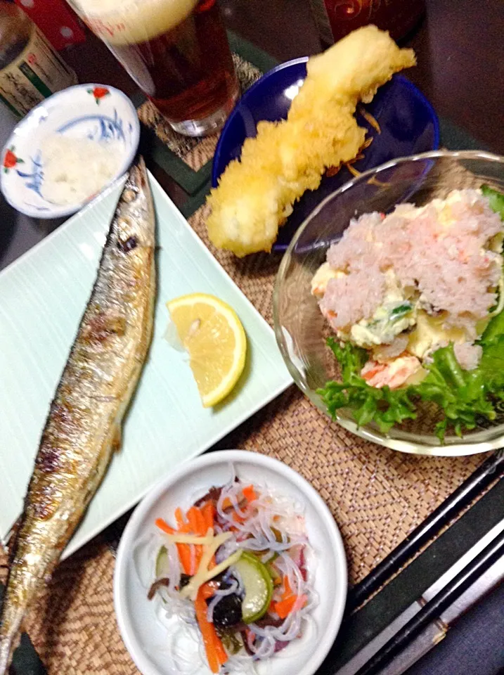 秋刀魚の塩焼き＆中華サラダ＆ポテトサラダ＆イカ天|まぐろさん