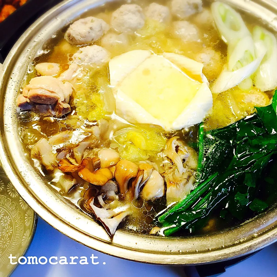 丸ごとドーン！カマンベールチーズ鍋🍲|tomocarat.さん