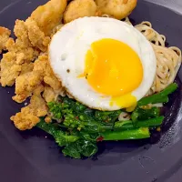 Homemade dry noodle with popcorn chicken,nugget,sunny side up n baby kailan :)|ginochanさん