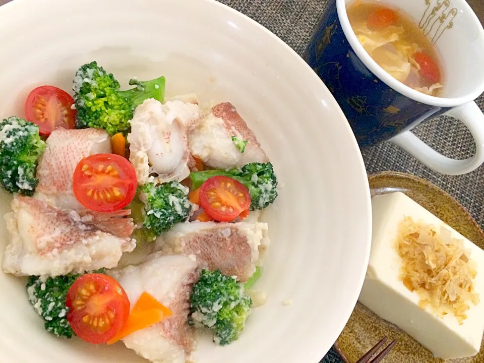 Snapdishの料理写真:赤魚と野菜の塩麹蒸し|あいたろさん