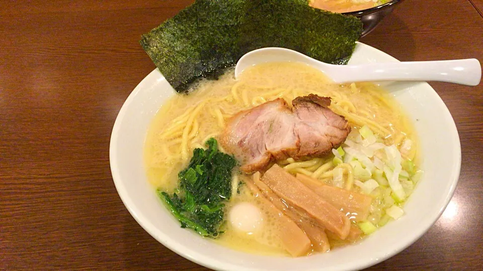 塩とんこつラーメン|ケンケンさん