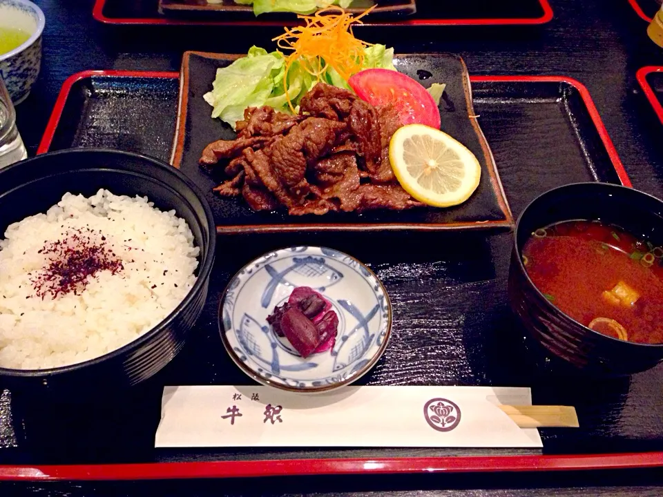 牛銀の焼肉定食‼️美味い‼️|古川慶一さん