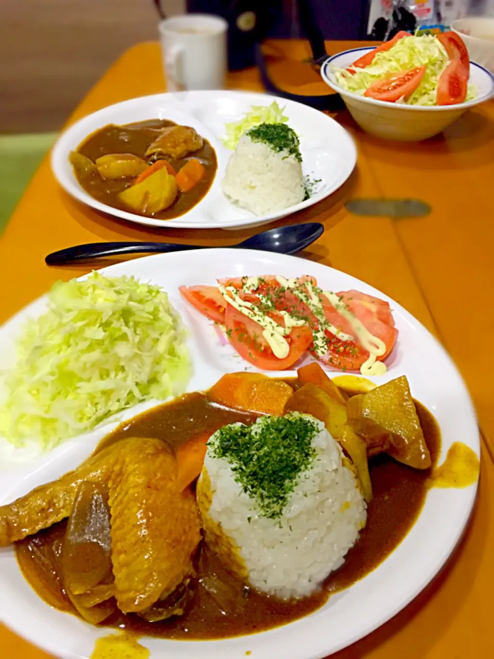 チキンカレー🍛と サラダ|ch＊K*∀o(^^*)♪さん