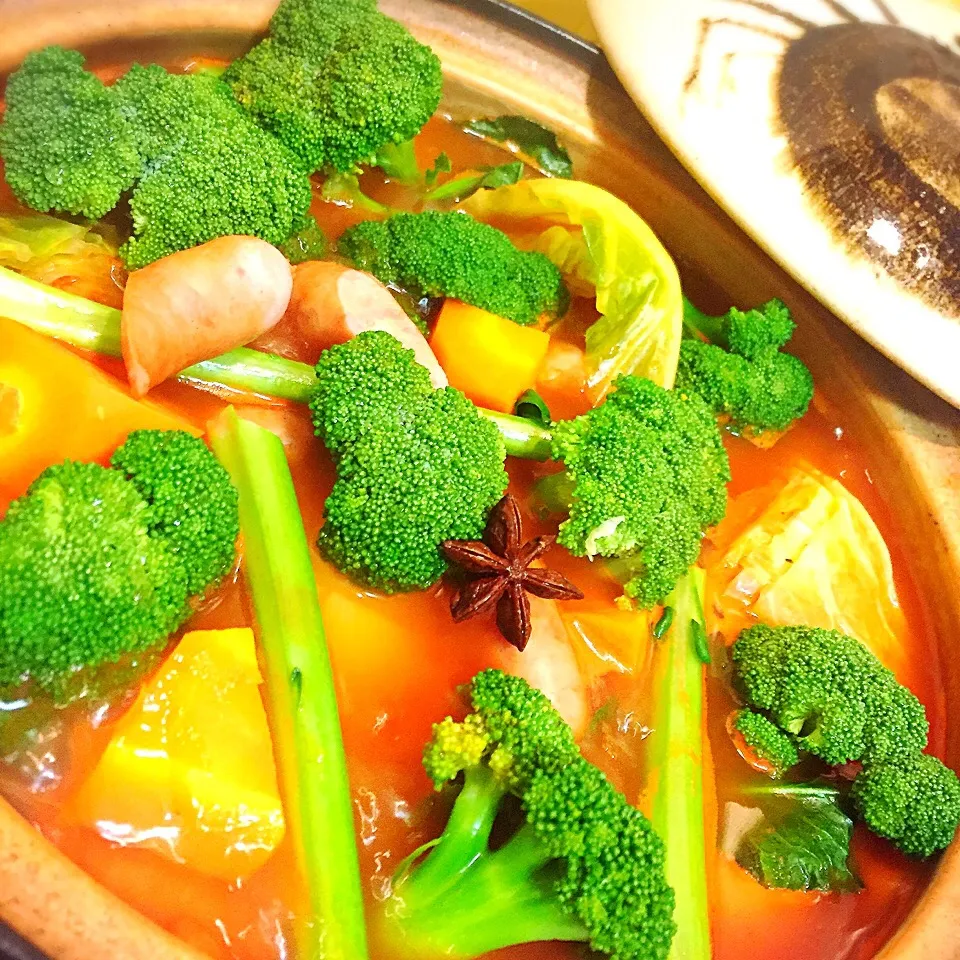 To warm our cold night.... Vegetable soup in tomato paste|Laarni Nabongさん