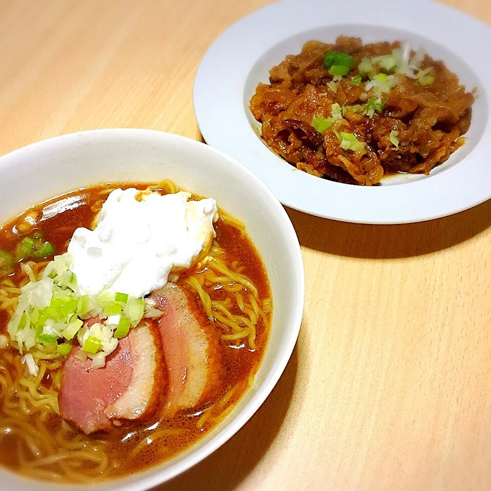 豚こま生姜焼き&
醤油とんこつラーメン.ෆ̊౨ೄ೫̥͙‧·*|antiqueさん