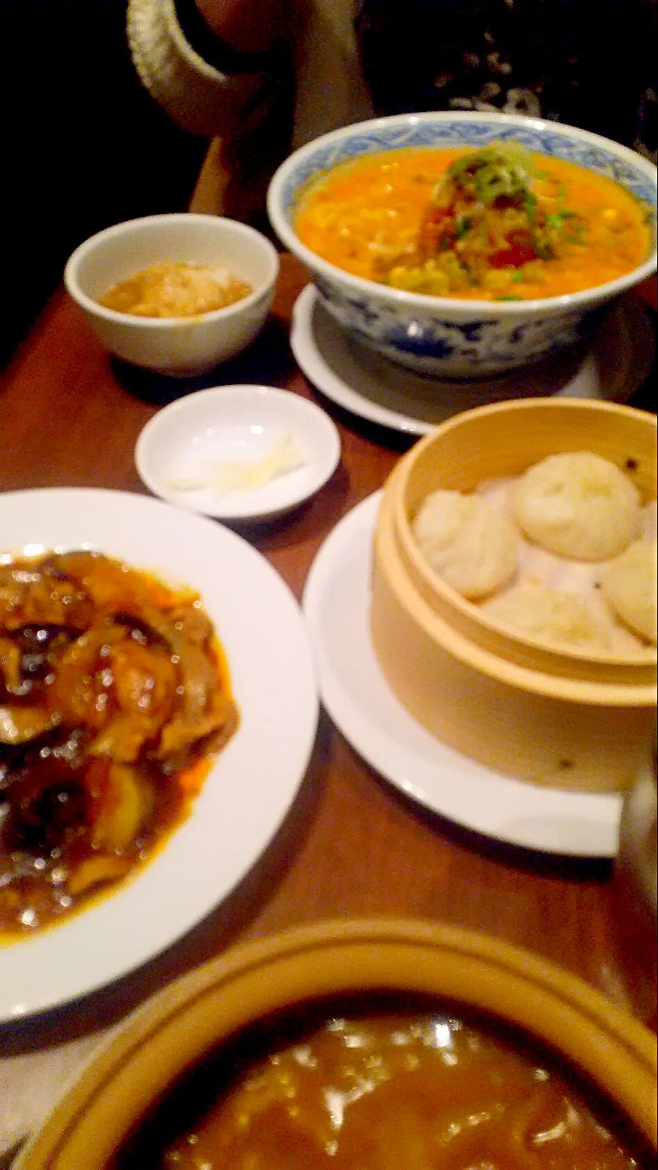 フカヒレご飯とトマト担々麺など中華食べて来ました🎵|お母の大皿さん