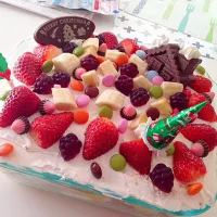 手作りスコップケーキ。
切り落としのカステラで作りました。|悪ちょく。さん