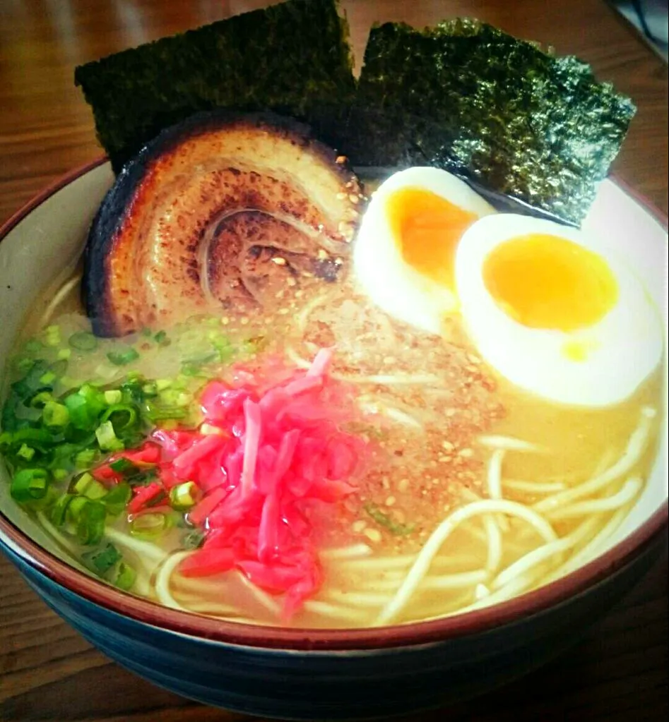 Snapdishの料理写真:Tetsuさんから頂いた大砲ラーメン😋🍜に！！😍Tetsuさんのお手製激ウマチャーシュー😍🎶✨炙ってみちゃったよ♡♡|Yukiさん