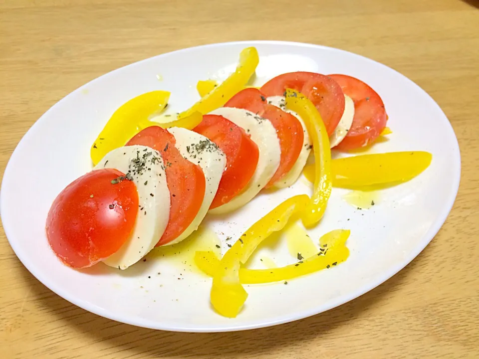 色とりどりのカプレーゼ🍅|KAWASAKI侑Jさん