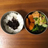 Snapdishの料理写真:かぼちゃの煮物弁当|misaさん