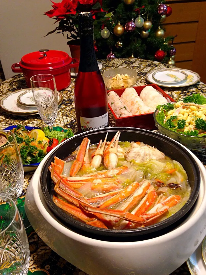 Xmasイブ ローストチキン焼く予定が、大地の宅配が明日のお届けで間に合わず急きょかに鍋パーティー😅|オリーブさん