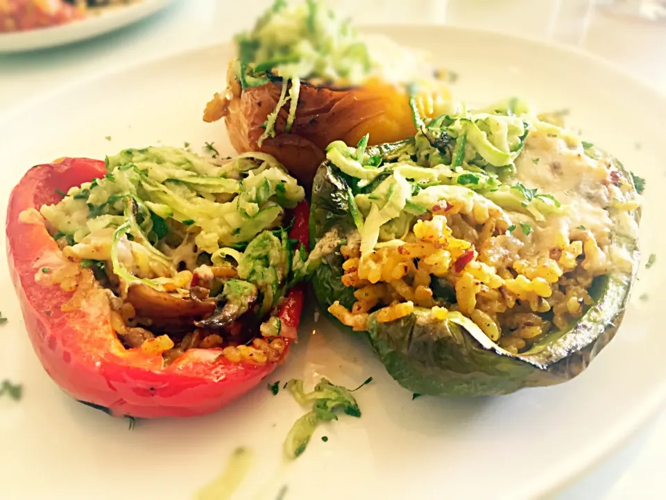 Stuffed Peppers - Trio of peppers stuffed with chilli, cheese & mushroom risotto|Sergio Lacuevaさん