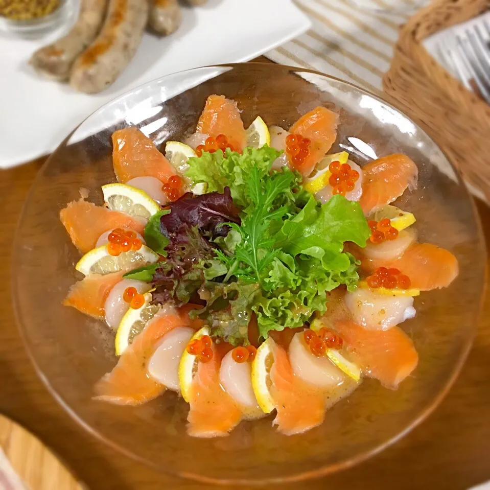 ホタテとスモークサーモンのカルパッチョ🍴|むぎママさん