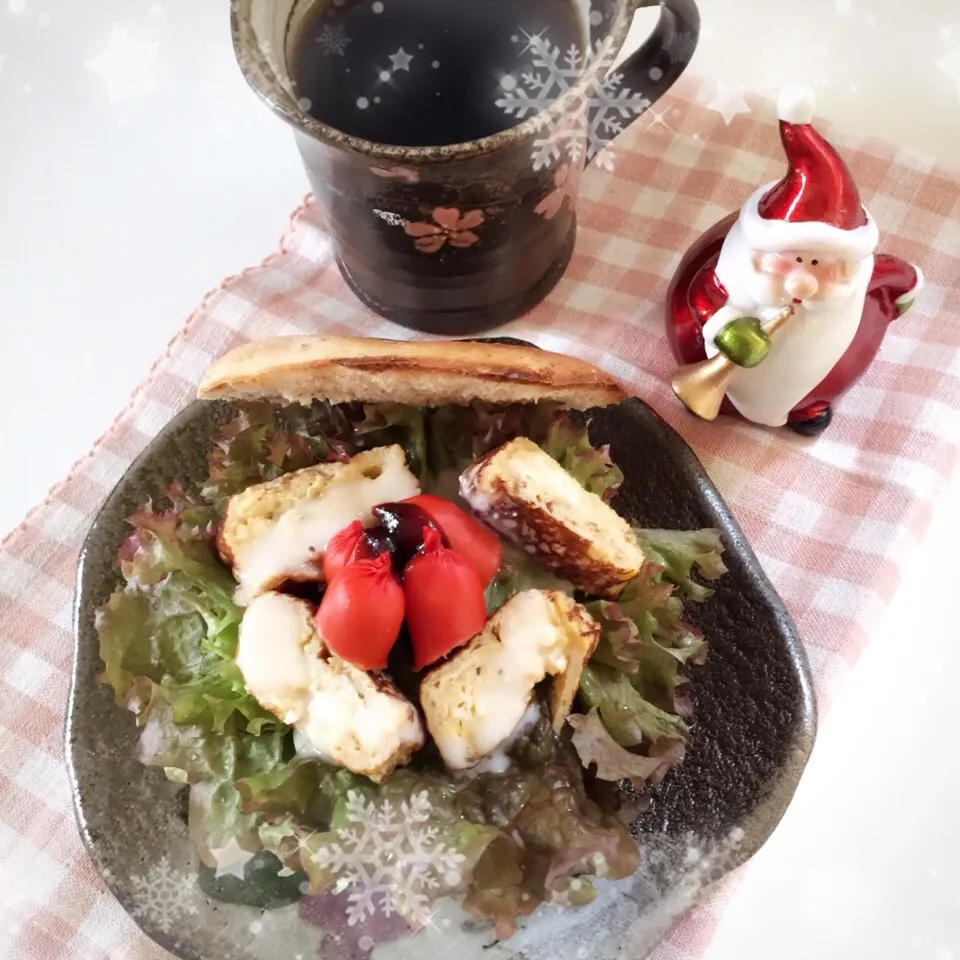 Snapdishの料理写真:タコさんウインナー&卵焼き❤️ベーグルサンド|Makinsさん