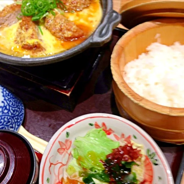 ヒレカツとじ定食|めぐさん