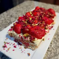 Snapdishの料理写真:Strawberry and Watermelon cake|moonbunnyさん