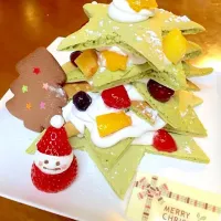 パンケーキでクリスマスケーキ🎄|ひろろん♪さん