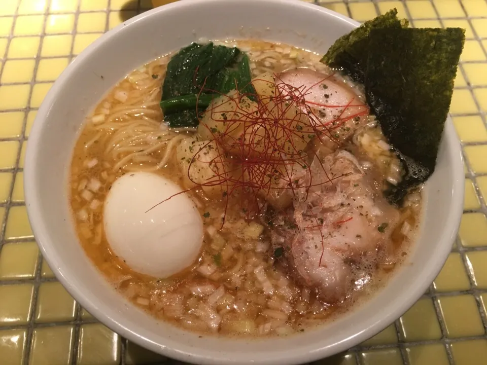 Snapdishの料理写真:パイナップル海老塩ラーメンいっぱいん＋〔トッピング〕大盛り|マロさん