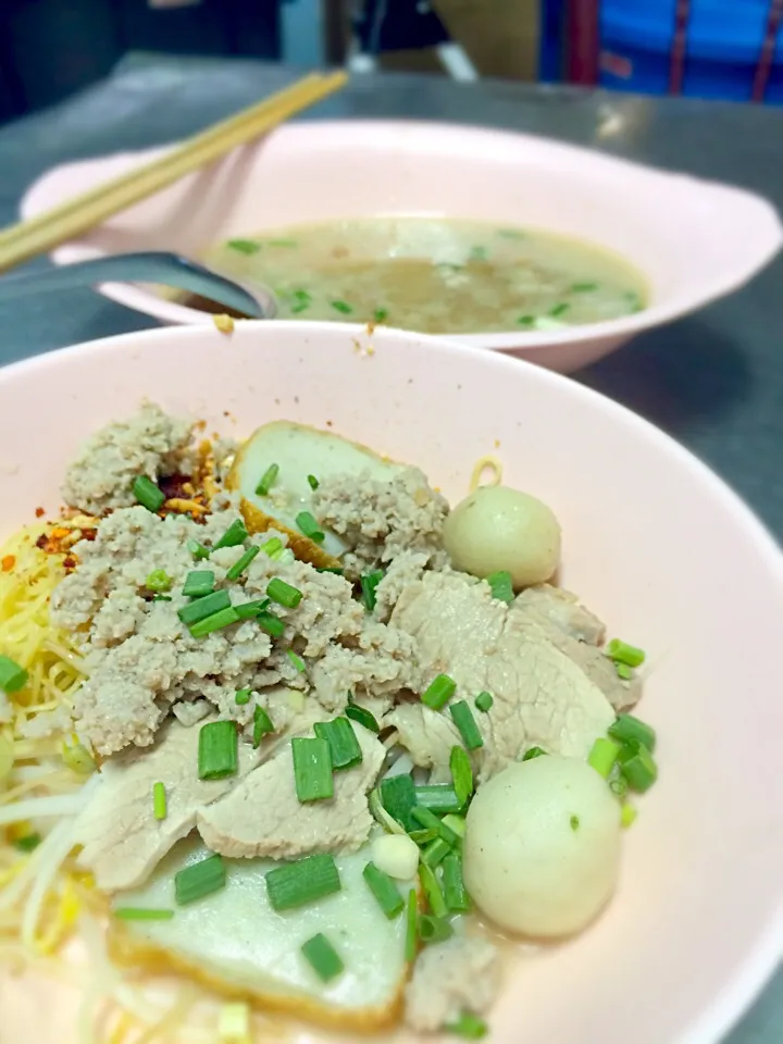 Egg noodle @ Sukhumvit 26th....again & again.|Chalinee Kalyanamitraさん