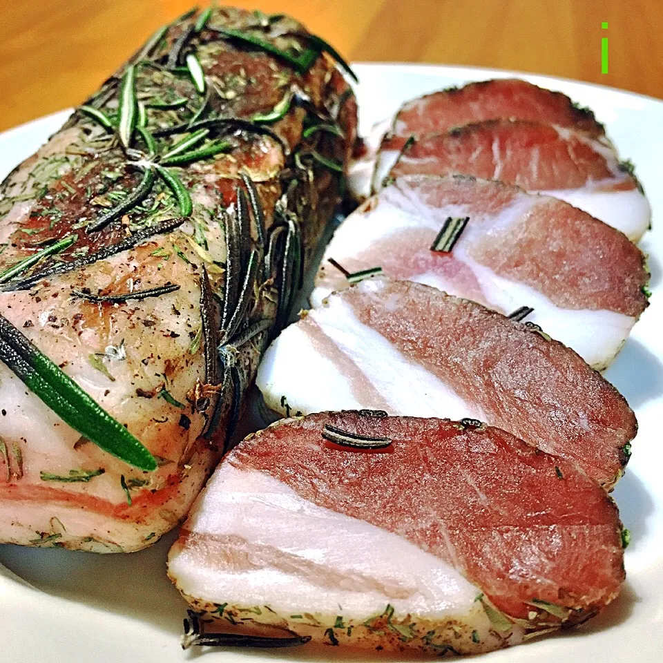 自家製パンチェッタに初挑戦❗️ 出来た〜❗️ 【My first homemade pancetta! Ta-da〜！】|izoomさん