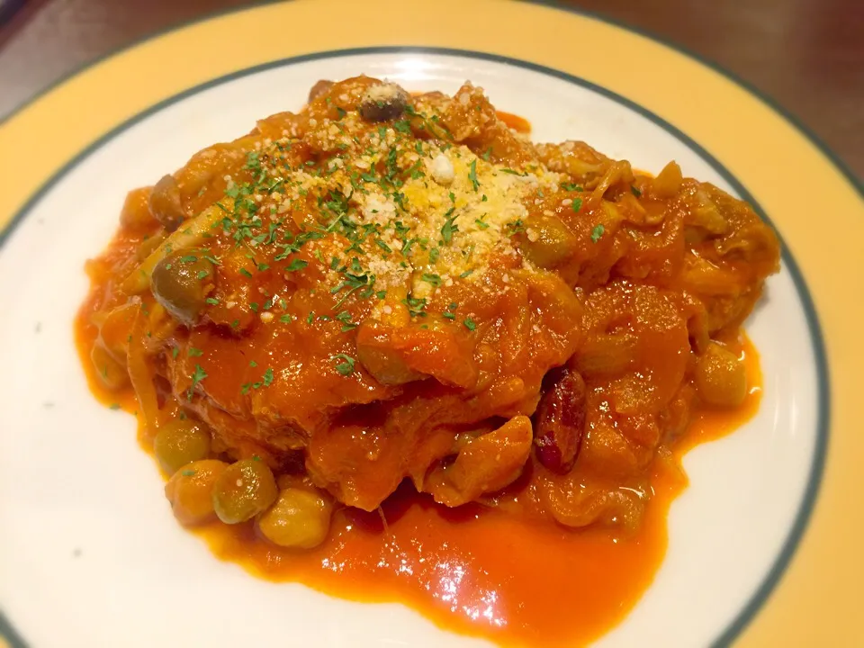 Snapdishの料理写真:骨付きチキンのトマト煮|Satoshi Fudeyamaさん